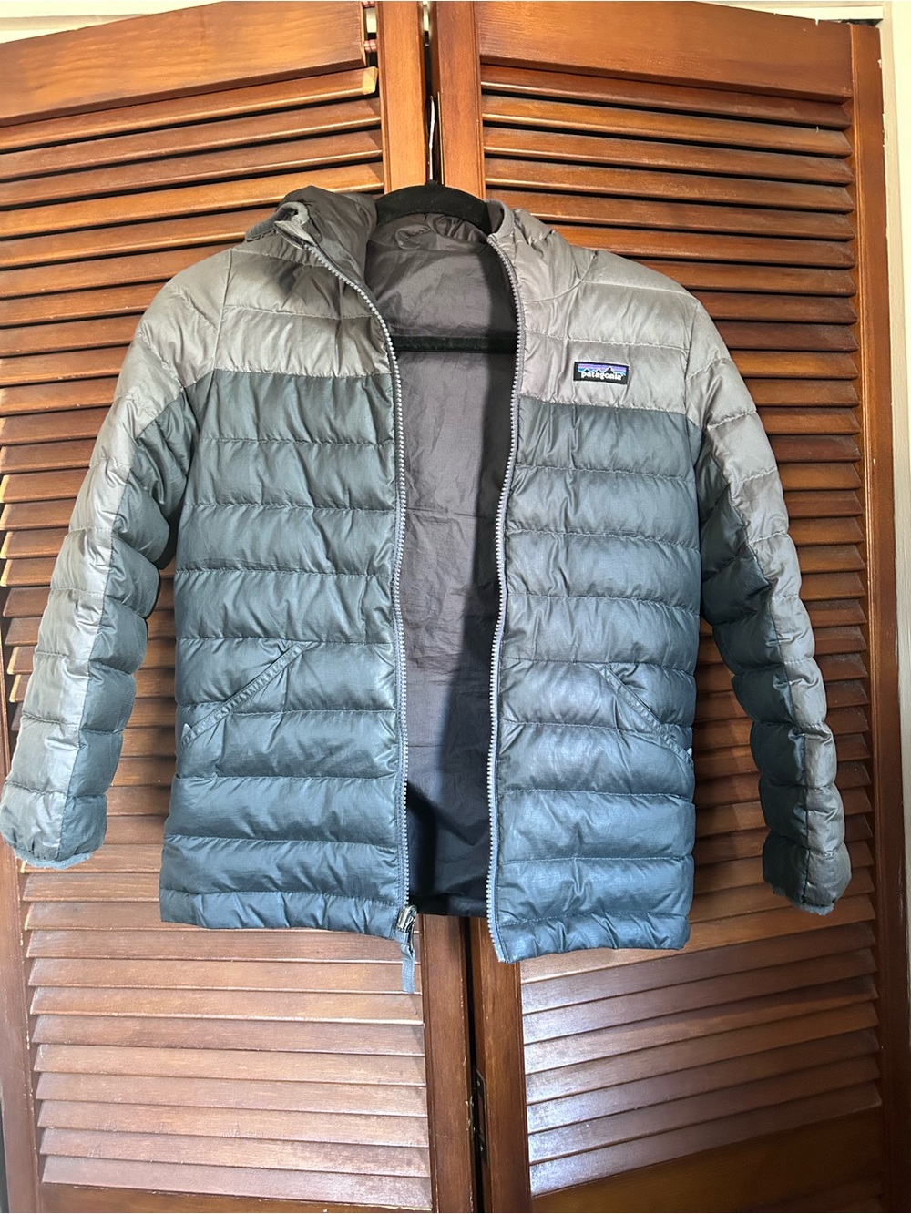 Patagonia Boy Gray Quilted Puffer Jacket with Chest Pocket